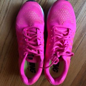 Nike Zoom tennis shoe size 9